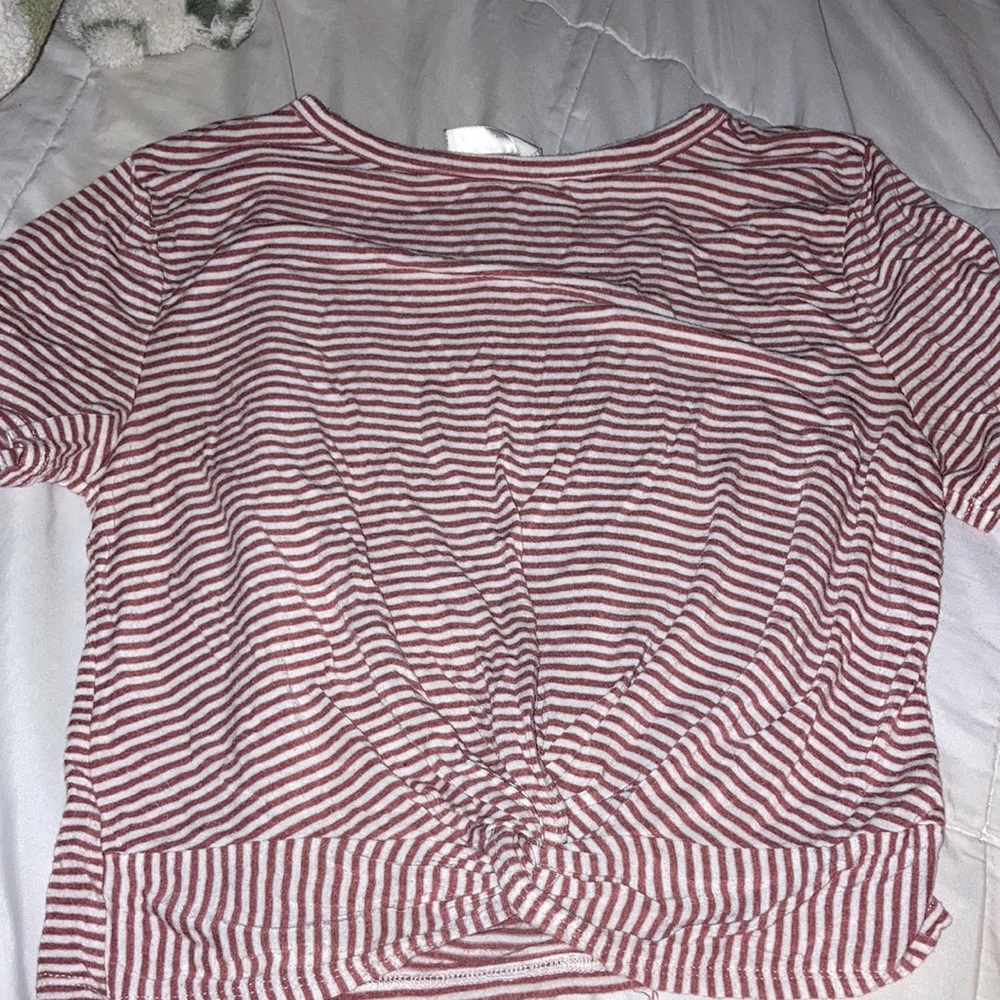 Women’s striped red and white tie knot shirt, stretchy